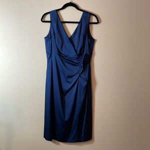 Donna Ricco navy blue, sleeveless dress. Size 14.